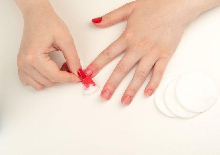How to Make Nail Lacquer Remover