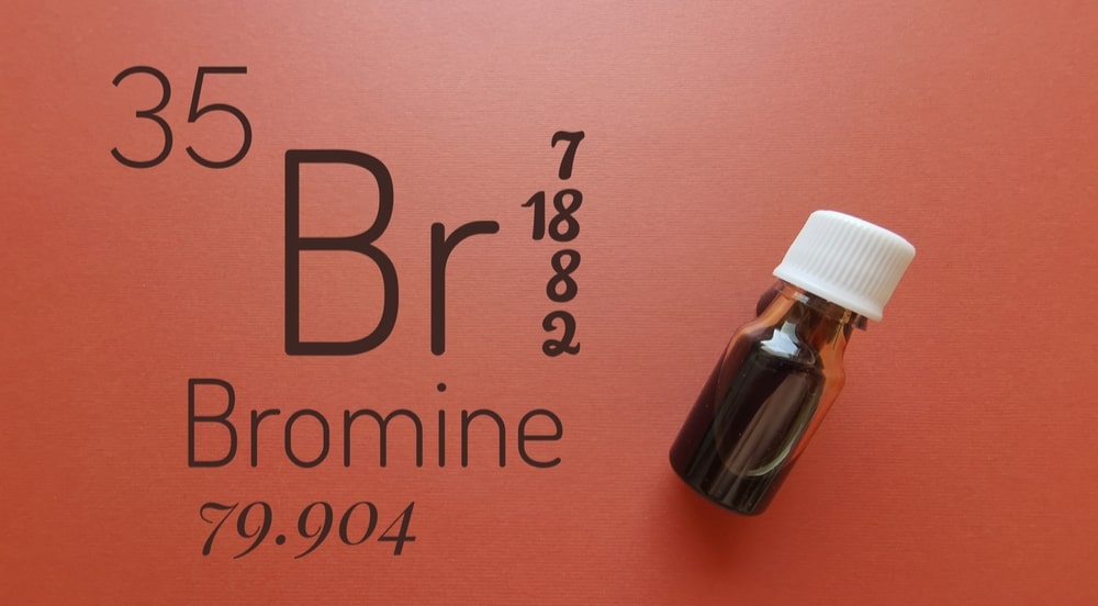 How do you make a 0.05 M bromine solution